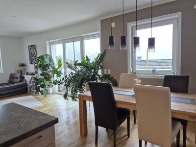 Steyregg, sonnige 90 m² WNFL + 22 m² Balkon mit herrlicher Fernsicht, Küche möbliert, 4 Zimmer, inkl. TG und Freiparkplatz!