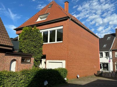 Wohn- und Geschäftshaus mit einer traumhaften Maisonettewohnung inkl. Dachterrasse und Garage!