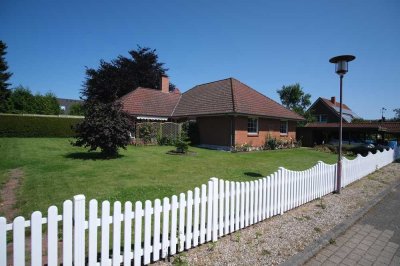 Geräumiger Walmdachbungalow mit Keller an der Geltinger Bucht