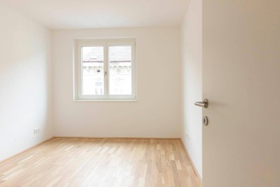 AB FEBRUAR: JADENHOF - Gemütliches Zuhause: 2-Zimmer-Wohnung mit Balkon - GEKÜHLT - NÄHE U3