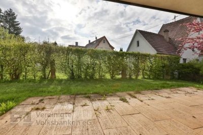 Großzügige Erdgeschosswohnung mit Terrasse und Außenstellplatz!