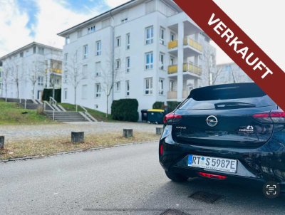 VERKAUFT! Helle und geräumige 3-Zi-Wohnung mit EBK, Balkon, Aufzug und DP-Parker!