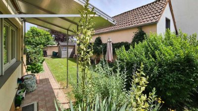 2-3 FAMILIENHAUS MIT 2 GARAGEN, GARTEN UND VIEL NUTZFLÄCHE IM KG