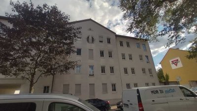 Niedliche 1-Raum-DG-Wohnung mit EBK und Tiefgaragen-Stellplatz* in Sudenburg sucht neuen Mieter/in!