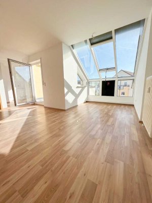 Lichtdurchflutete 1,5-Zi.-Wohnung mit Einbauküche, Balkon und TG-Stellplatz