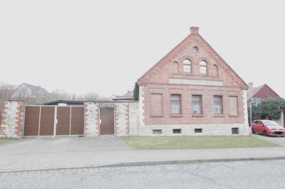 Ab aufs Dorf, Wohnhaus Denkmal (115 m²) + ehem. Tischler-Werkstatt+ Hof+ Garten+ Areal 615 m² ?