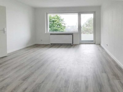 Aktuelle Renovierung: Geräumige 4 Zimmer-Wohnung mit Balkon in Mainleus