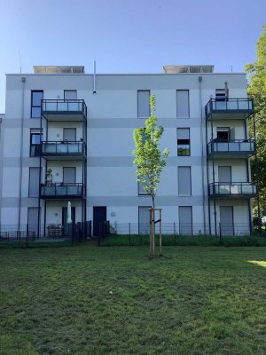 Schicke 5 Zimmerwohnung mit eigenem Garten