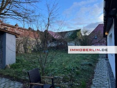 IMMOBERLIN.DE - Vielseitig nutzbares Haus mit Sonnenterrasse + Garten in ländlicher Lage