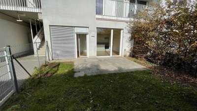 GEMÜTLICHE 3-ZIMMER-WOHNUNG MIT TERRASSE UND GARTENANTEIL IN ZENTRALER LAGE