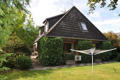 Einfamilienhaus mit Keller, Doppel-Garage und großem Grundstück in ruhiger Lage von Westergellersen