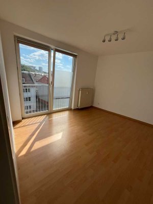 Stilvolle 2-Zimmer-Maisonette-Wohnung mit Balkon Sicht auf Stadion und EBK in Kaiserslautern