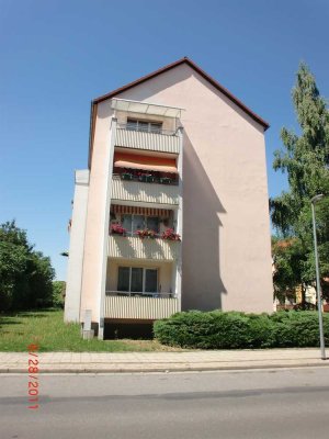 Herrliche Drei-Raum-Wohnung mit Balkon zu vermieten