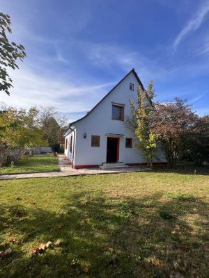 Einfamilienhaus mit großzügigen Grundstück am Feldrand in Ladenburg