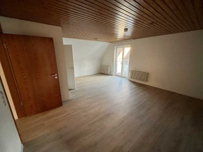 3,5-Zimmer Wohnung im Ehninger Zentrum mit Balkon und Küche