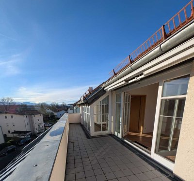 Dachterrassenwohnung zentral, ruhig und sonnig mit Bergblick