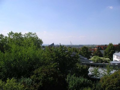 Sonnige 1,5-Zimmer-DG-Wohnung mit Ausblick