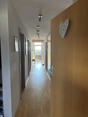 Möbilierte, wunderschöne 95 qm Wohnung ab 01.05.2025 für 6-12 Monate zu vermieten