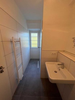 3-Zimmer-Maisonette-Wohnung mit begehbarem Spitzboden (50 qm) *Eigennutz*frisch renoviert*Privat*