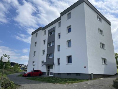 Stilvolle, sanierte 3-Zimmer-Wohnung mit Balkon!