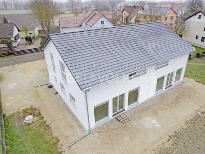 Neubau-Doppelhaushälfte mit unverbaubarem Blick und modernster Technik