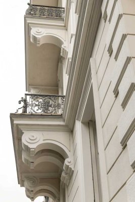 Penthouse-Loft im imposanten Stilaltbau mit modernem Designkonzept, Südbalkon und Skylineblick