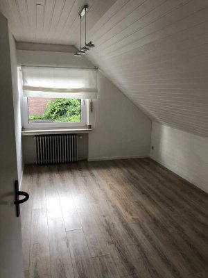 Gepflegte 3-Zimmer-Wohnung mit Balkon, Einbauküche und Bad