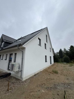 Neubau Reihenhaus für Familien in ruhiger Umgebung