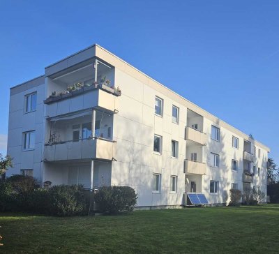 Geschmackvolle, modernisierte/renovierte 3-Zimmer-Wohnung mit Balkon in Halstenbek