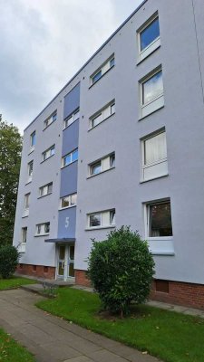 Renovierte, familiengerechte 4-Zimmer-Wohnung mit Balkon. Frei ab sofort