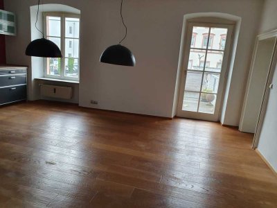 Wohnung 4 Zimmer , 2 Bäder, Küche mit Esszimmer, Terrasse 60 qm