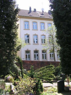 *Altbau-Charme* Gepflegte und helle 3-Zimmer-Wohnung