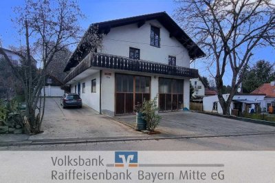 3-Familienhaus mit Lagerhalle/Werkstatt in Geisenhausen!