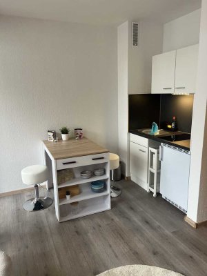 Renovierte & möblierte 1-Zimmer-Wohnung inkl. Balkon + Stellplatz im Ostviertel - Münchhausenstr. 38