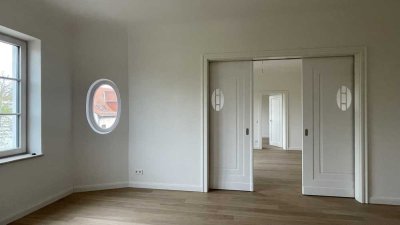 Erstbezug nach Sanierung: Großzügige 5-Zimmer-Wohnung in Merseburg