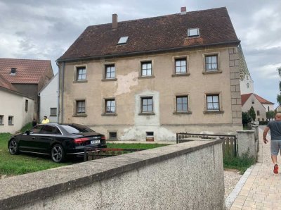 Ansprechendes 15-Zimmer-Haus mit Einbauküche in Westheim