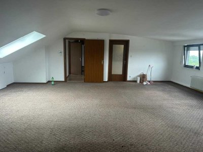 2 Zimmer Wohnung mit Einbau Küche Neu - 80qm