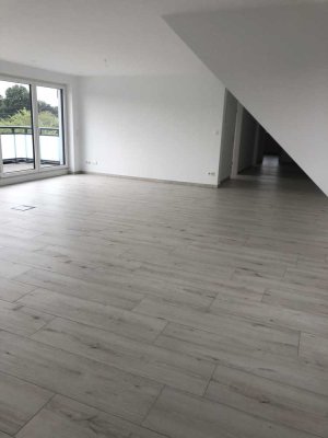 3-Zi. Neubau-DG-Wohnung mit Balkon + traumhaften Ausblick (Whg. 7)