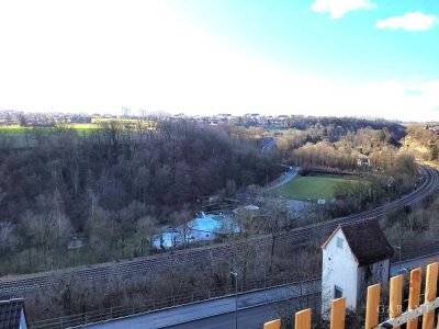 !!! Großzügige 3 Zimmer-Wohnung zentral in Höfingen !!!