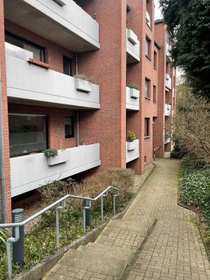 Stilvolle, gepflegte 2-Zimmer-Hochparterre-Wohnung mit Balkon in Köln Lövenich