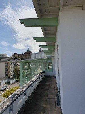 Exklusive 5-Zimmer-Penthouse-Wohnung in zentraler Lage mitgroßer Dachterrasse und EBK in Weingarten