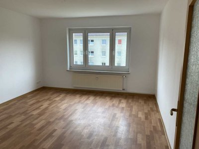 Schöne 3-Zimmer-Wohnung mit Tageslichtbad & Badewanne