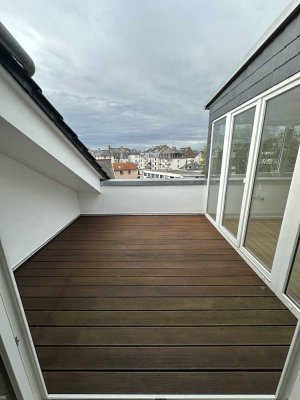 Schöne DG-Altbauwohnung, Balkon & Gartenmitnutzung (!) auf der Wittelsbacher Allee - Provisionsfrei!