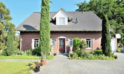 Freistehendes ”Gussek” Einfamilienhaus mit Keller und Garage in ruhiger Wohnlage