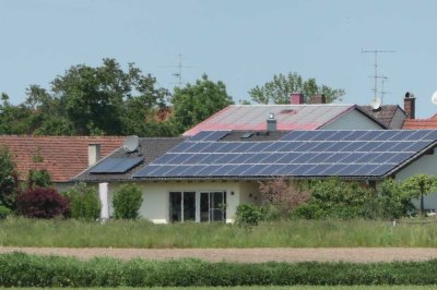 BUNGALOW - in ruhiger Ortsrandlage mit toller Fernsicht