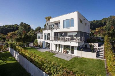 HEGERICH: Exklusive Villa im Bauhausstil mit Blick über Bamberg...