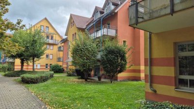 Privat: "Wohnresidenz am Bahnhof" - helle Stadtwohnung mit Balkon, neuer EBK und Aufzug