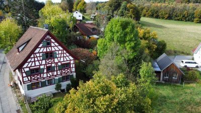 RARITÄT: SANIERTES FACHWERK/HANDWERKERHAUS - 5-ZIMMER-ETW MIT EBK