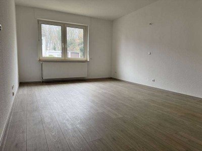 Komplett renovierte moderne 3RKD Tageslichtbad mit Wanne