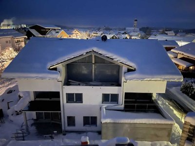 Neubau Wohnung mit zwei Zimmern sowie Loggia und Einbauküche in Marktoberdorf OT Leuterschach